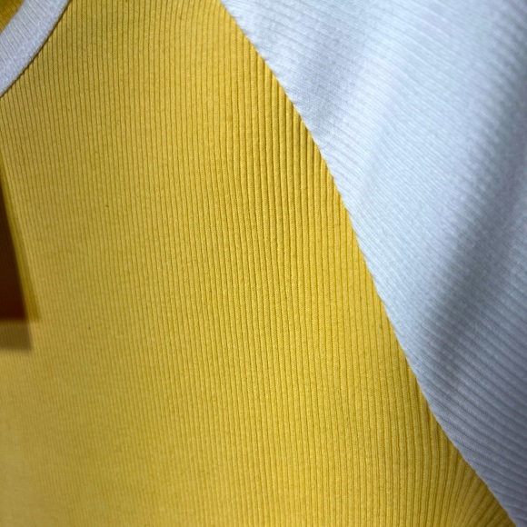 Yellow baseball tee cropped - Picture 4 of 5